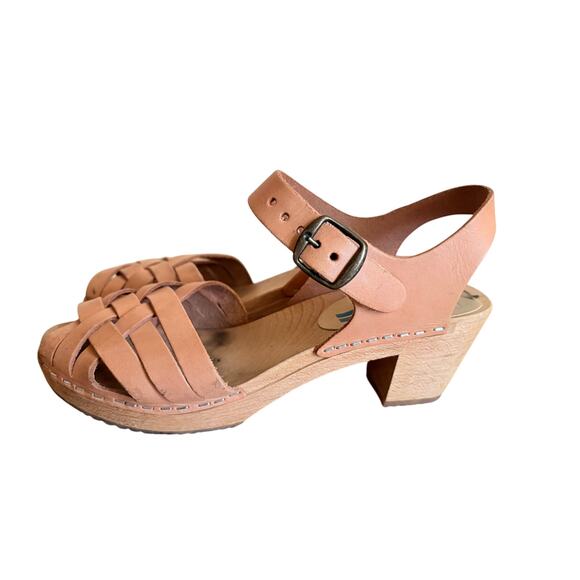 Moheda Swedish Leather Clogs Sandals Tan Woven Strappy Wood Heel Size 38 EU 7 US - Picture 1 of 6